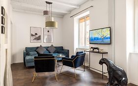Travel Homes - The Rokst: Rare, Central And Modern